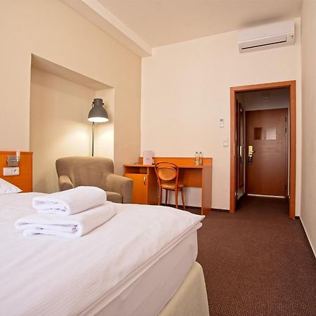 Wine Wellness Hotel Amande Густопече Экстерьер фото