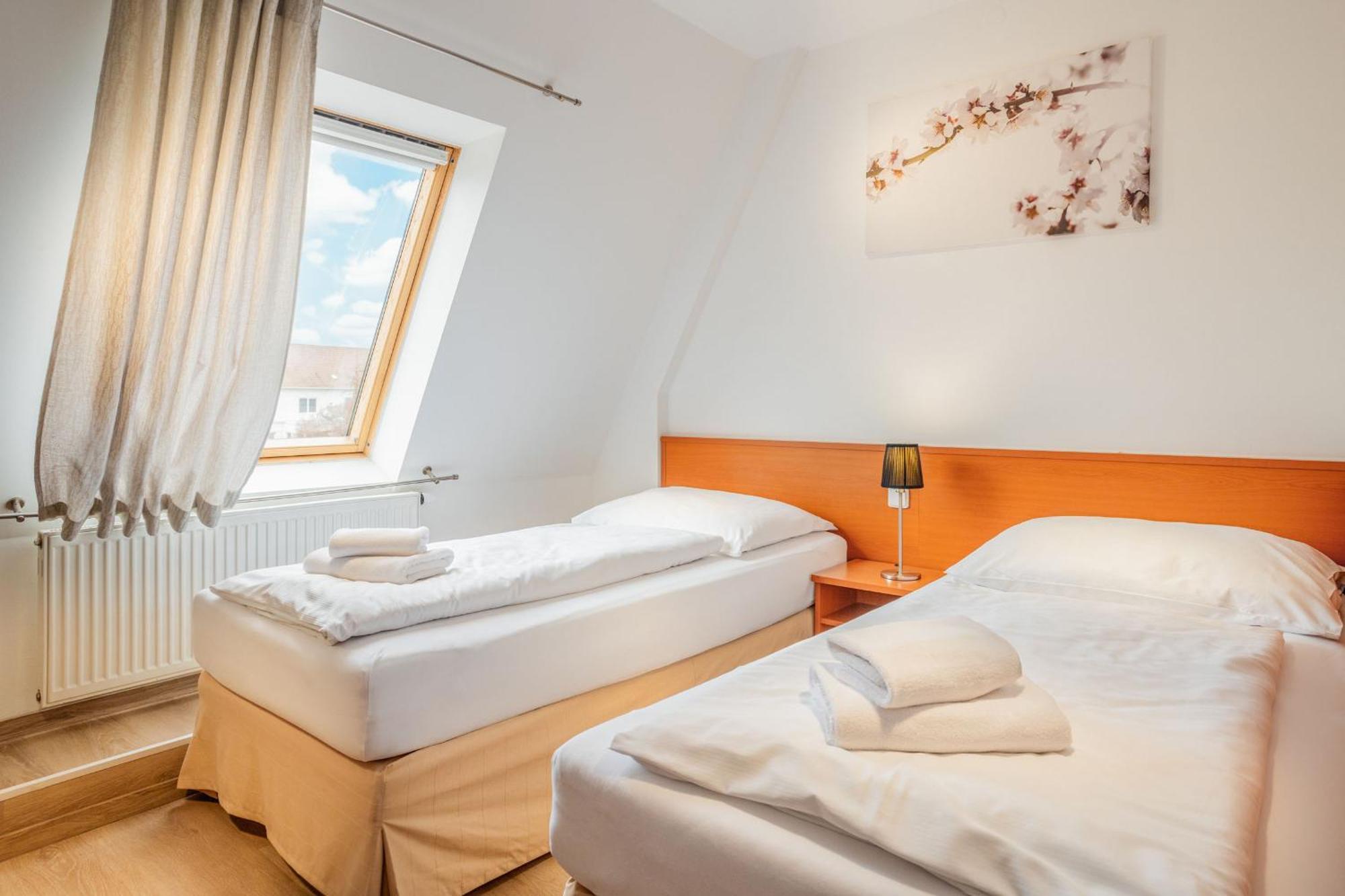 Wine Wellness Hotel Amande Густопече Экстерьер фото