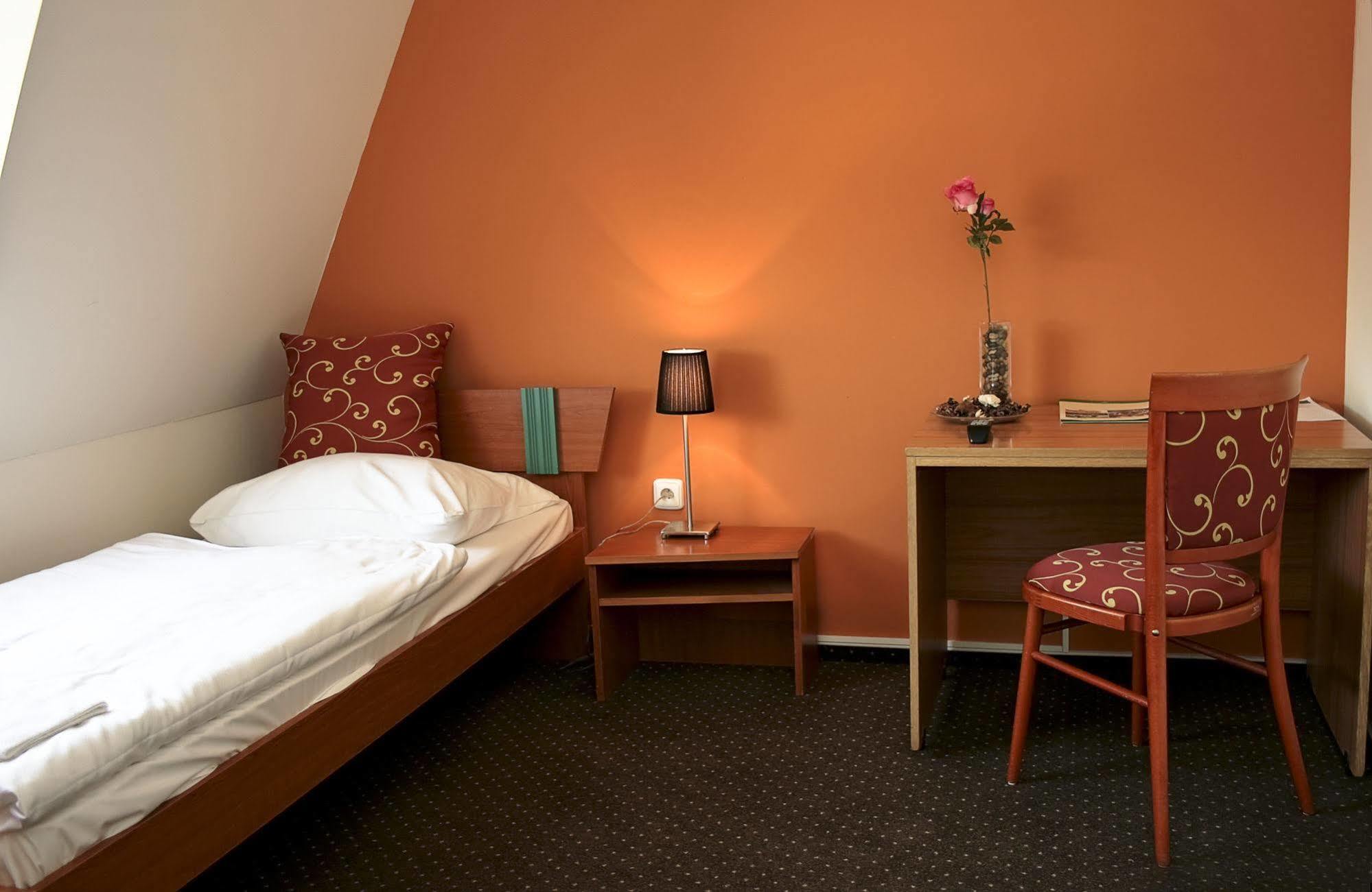 Wine Wellness Hotel Amande Густопече Экстерьер фото